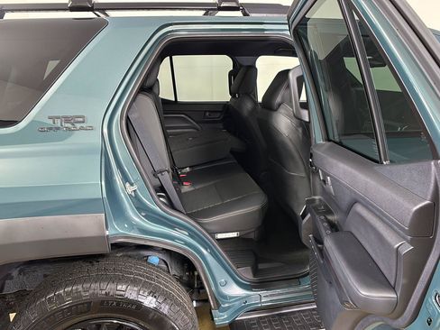 Used 2025 Toyota 4Runner TRD Off-Road Premium AWD/4WD image 16