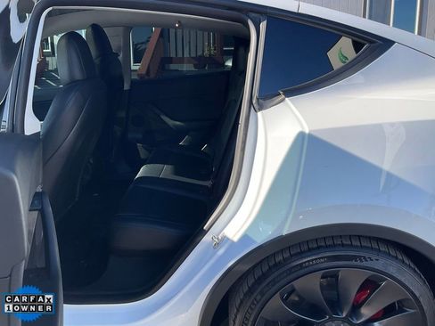 Used 2022 Tesla Model Y Performance image 22