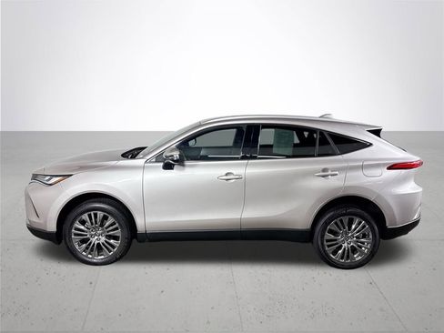 Used 2024 Toyota Venza Nightshade image 9