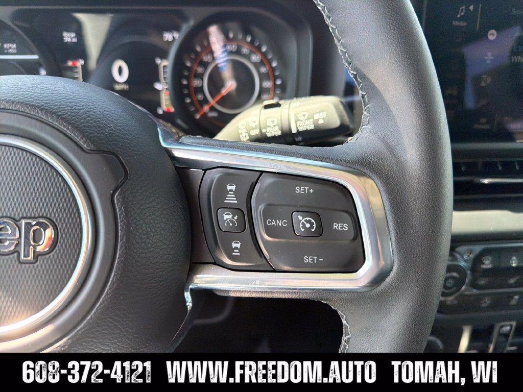 Used 2026 Jeep Wrangler Unlimited Sahara AWD/4WD image 15