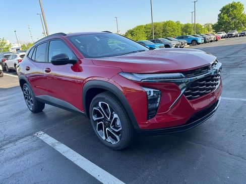 New 2026 Chevrolet Trax RS FWD image 2