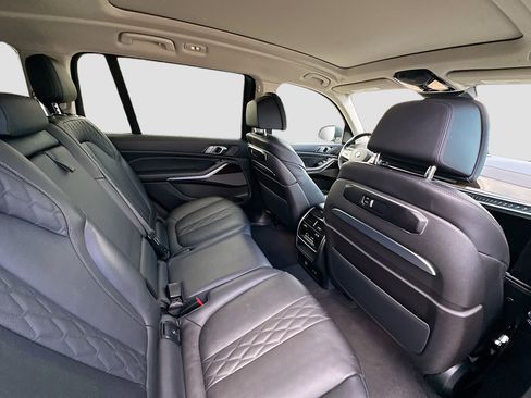 Used 2023 BMW X7 xDrive40i image 31