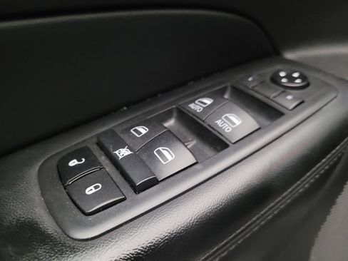 Used 2020 Jeep Grand Cherokee Laredo w/ Laredo X Package image 27