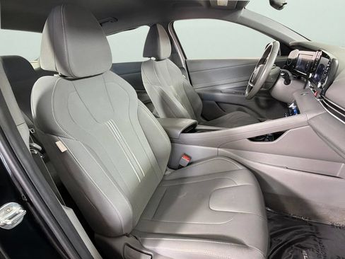 Used 2022 Hyundai Elantra SEL w/ Convenience Package FWD image 31
