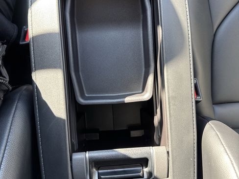 Used 2023 Toyota Highlander L image 26