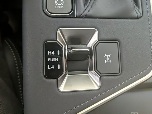 Used 2026 Lexus GX 550 w/ Accessory Package (2T) image 24