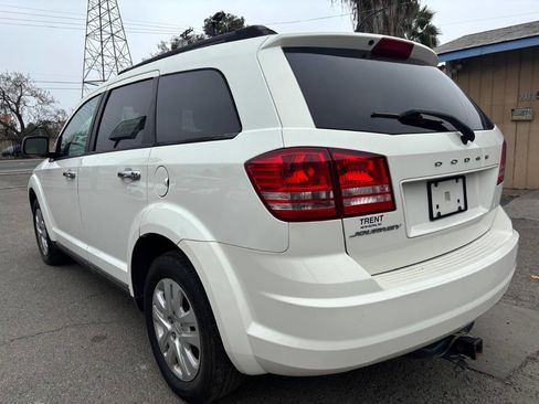 Used 2017 Dodge Journey SE w/ Flexible Seating Group image 24