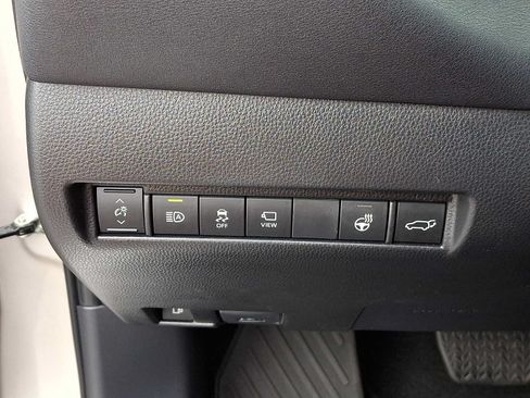 Used 2023 Toyota Venza Limited AWD/4WD image 28