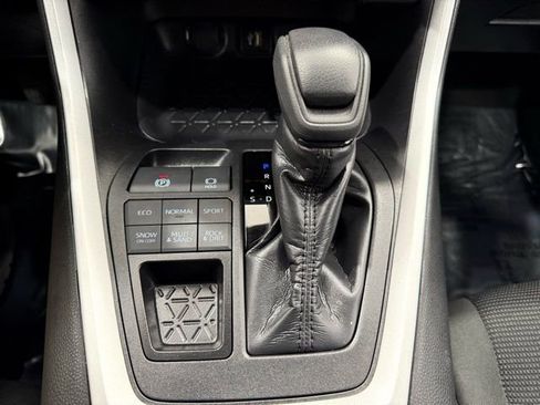 Used 2025 Toyota RAV4 LE image 37