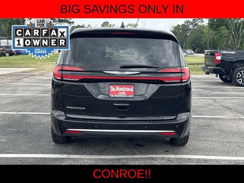 Used 2024 Chrysler Pacifica Touring-L FWD image 6