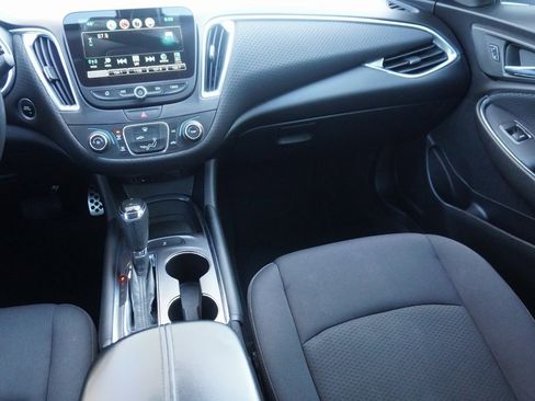 Used 2016 Chevrolet Malibu LT image 19
