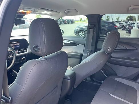 Used 2024 Chevrolet TrailBlazer LT w/ LT Cold Weather Package FWD image 23