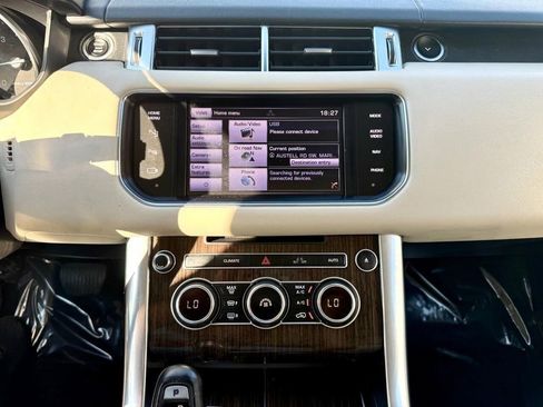 Used 2014 Land Rover Range Rover Sport HSE image 15