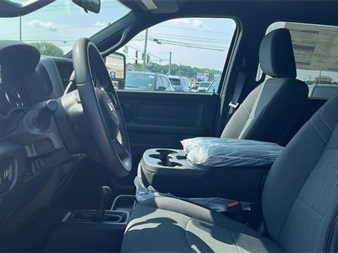 Used 2024 RAM 2500 Tradesman w/ Chrome Appearance Group image 10