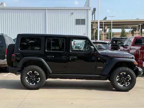 Used 2026 Jeep Wrangler Unlimited Rubicon AWD/4WD image 3
