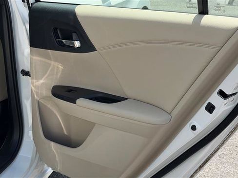 Used 2016 Honda Accord EX-L image 36