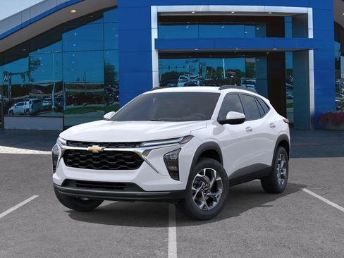 New 2026 Chevrolet Trax LT w/ Driver Confidence Package FWD image 30