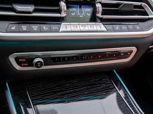 Used 2022 BMW X7 xDrive40i w/ M Sport Package image 27