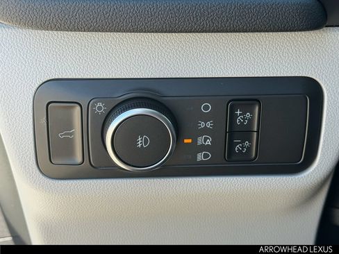 Used 2023 Ford Escape Platinum w/ Premium Technology Package AWD/4WD image 21