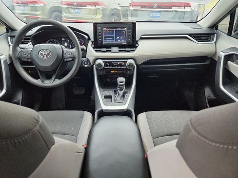 Used 2022 Toyota RAV4 XLE FWD image 11