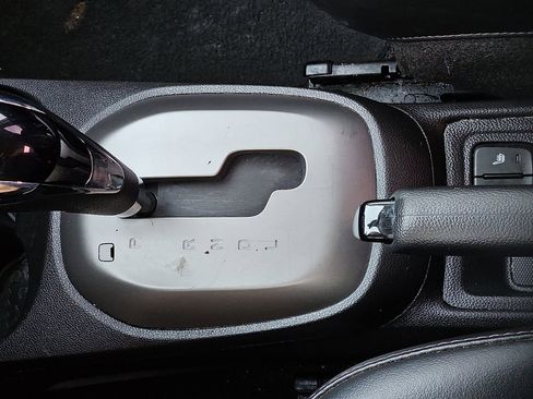 Used 2019 Chevrolet Spark ACTIV image 23