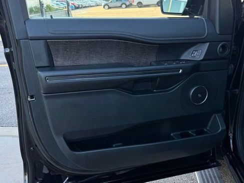 Certified 2019 Ford Expedition Limited w/ Equipment Group 302A AWD/4WD image 9