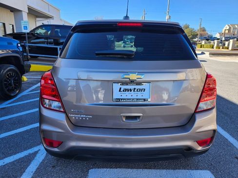 Used 2019 Chevrolet Trax LS image 3