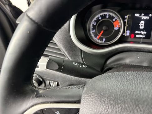 Used 2018 Jeep Cherokee Latitude Plus w/ Cold Weather Group AWD/4WD image 15