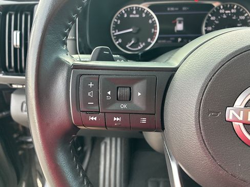 Used 2025 Nissan Pathfinder SV AWD/4WD image 16