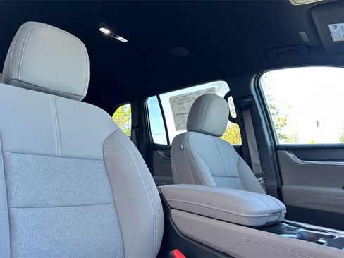 New 2025 GMC Acadia Elevation image 16