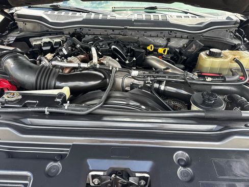 Used 2019 Ford F250 Lariat w/ Lariat Ultimate Package AWD/4WD image 56