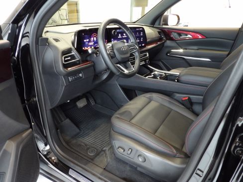 Used 2024 Chevrolet Traverse Z71 w/ LPO, Floor Liner Package image 9