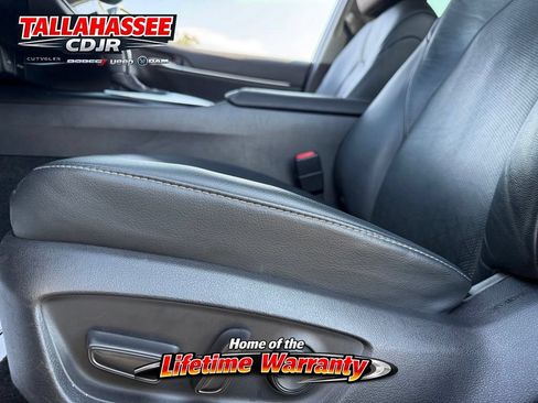 Used 2020 Toyota Camry XSE FWD image 17