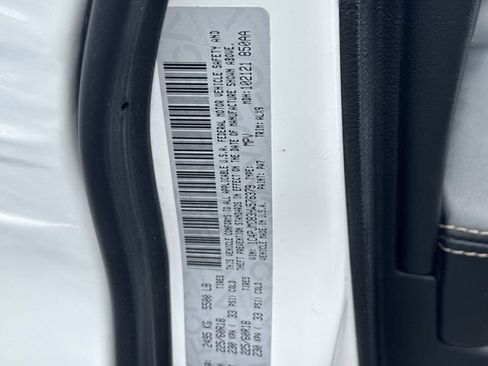 Used 2017 Jeep Cherokee Limited AWD/4WD image 28