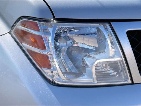 Used 2019 Nissan Frontier PRO-4X w/ Pro-4x Luxury Package AWD/4WD image 28