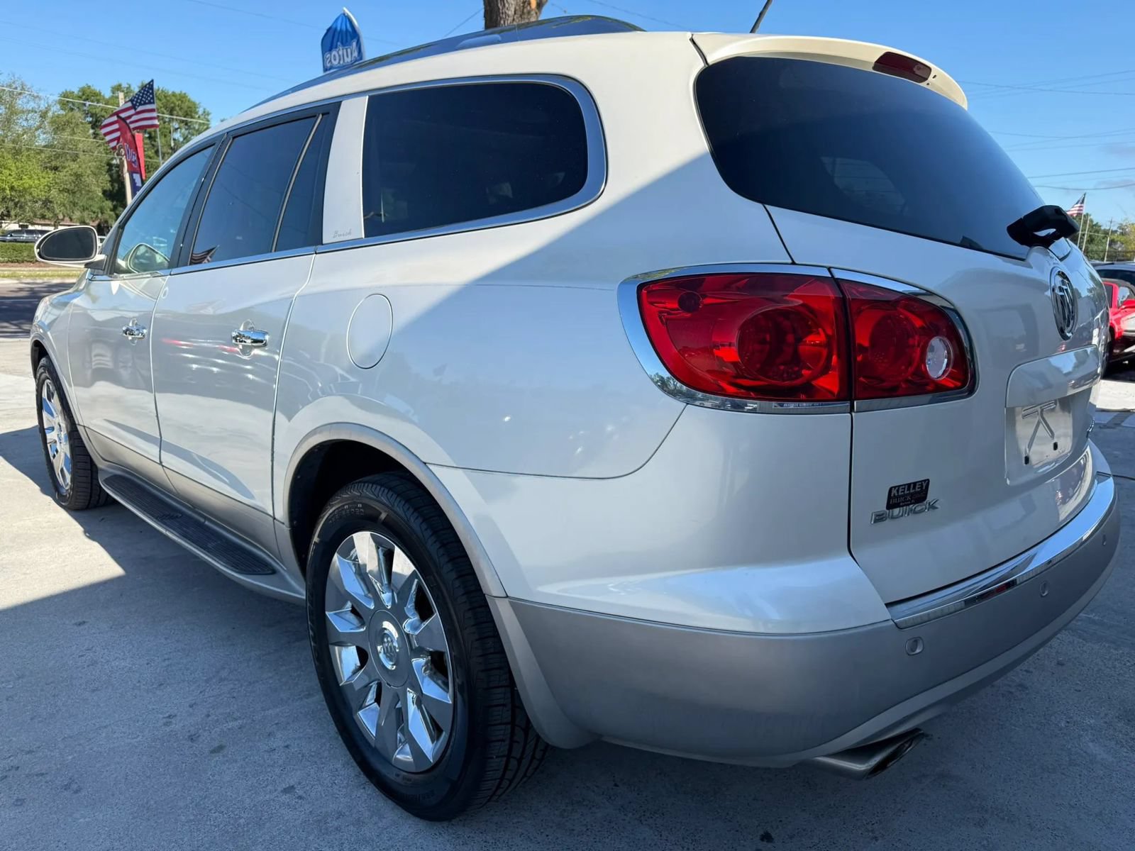 Used 2012 Buick Enclave Premium FWD image 8
