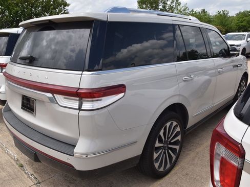 Certified 2022 Lincoln Navigator Reserve AWD/4WD image 6
