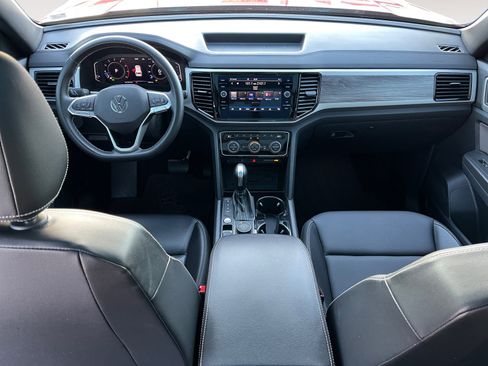 Certified 2022 Volkswagen Atlas Cross Sport SE image 10