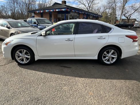 Used 2013 Nissan Altima 2.5 SV w/ 2.5SV Convenience Pkg image 4