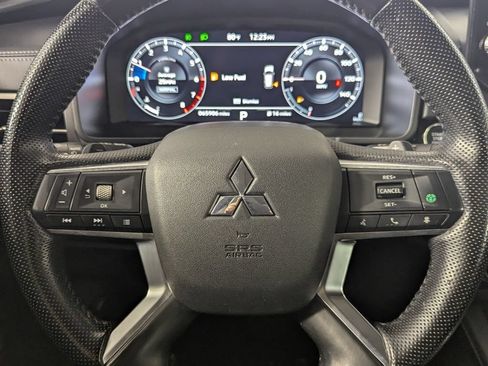 Used 2024 Mitsubishi Outlander SE FWD image 19