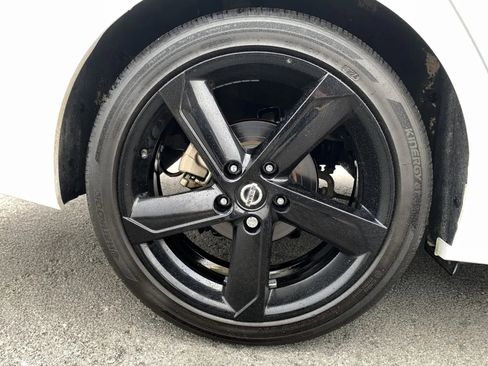 Used 2023 Nissan Sentra SR w/ Midnight Edition Package image 11