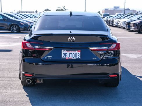Certified 2025 Toyota Camry SE AWD/4WD image 5