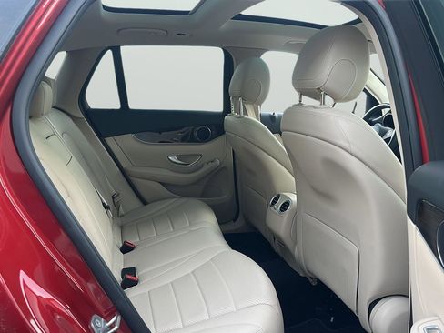 Used 2019 Mercedes-Benz GLC 300 4MATIC image 10