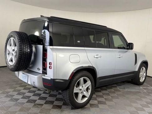 Used 2022 Land Rover Defender 110 SE image 8