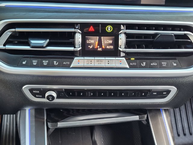 Used 2021 BMW X7 xDrive40i w/ Premium Package AWD/4WD image 21