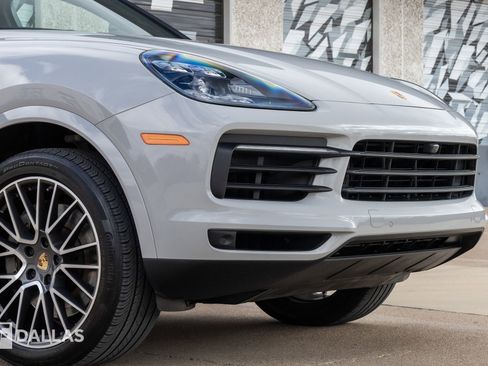 Used 2021 Porsche Cayenne S image 2