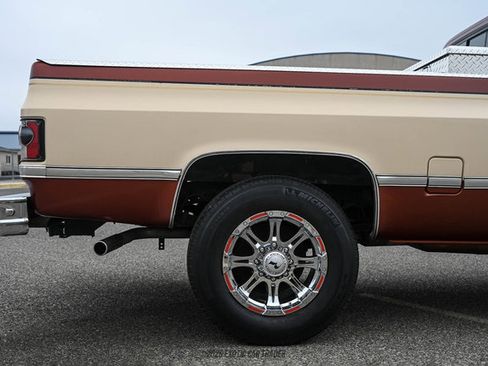 Used 1987 Chevrolet C/K Truck 2500 RWD image 10