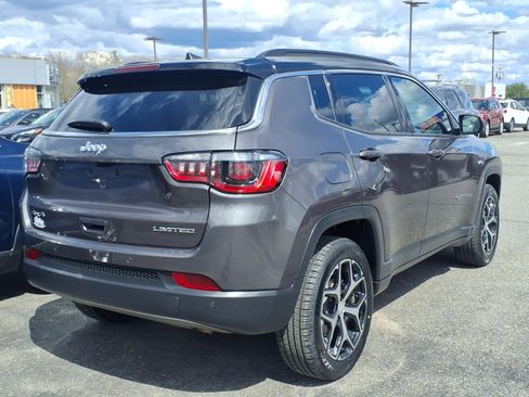 Used 2024 Jeep Compass Limited AWD/4WD image 4