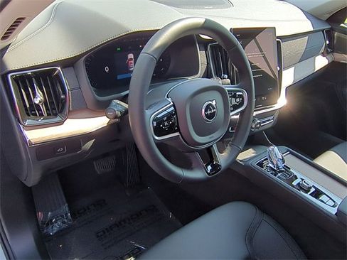 New 2026 Volvo XC90 B6 Plus w/ Protection Package Premier image 9