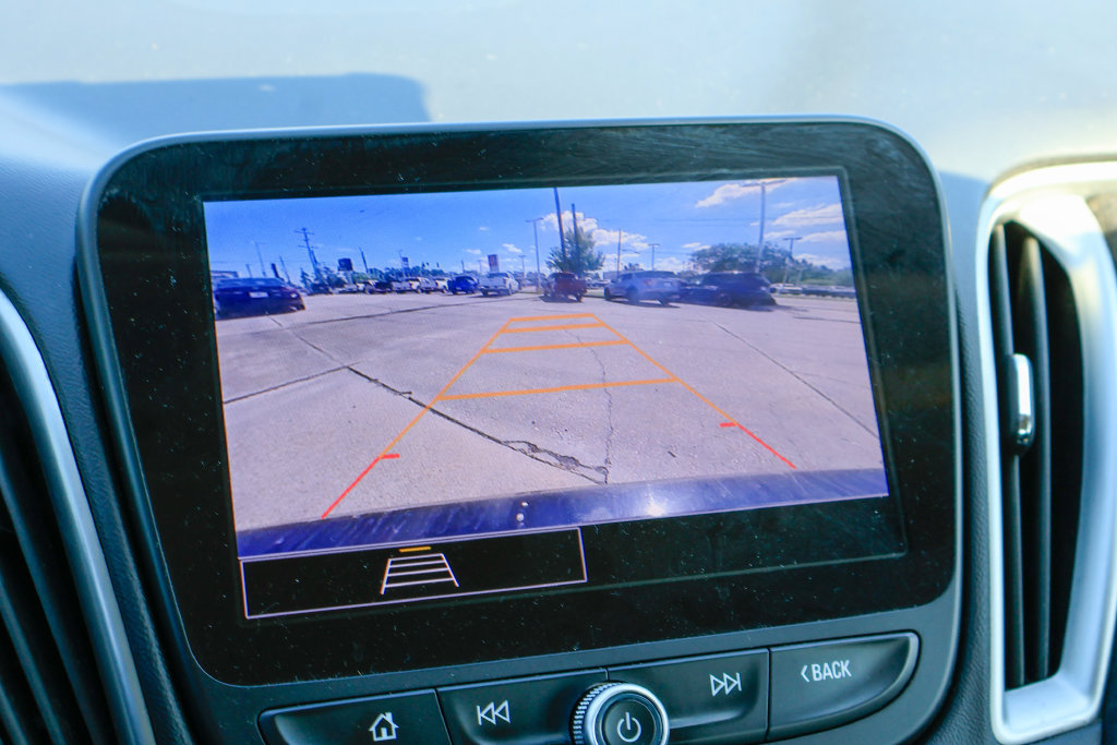 Used 2025 Chevrolet Malibu LT FWD image 4
